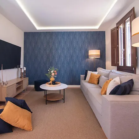 Md Barraques De Lluna * فالنسيا