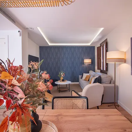 Md Barraques De Lluna فالنسيا