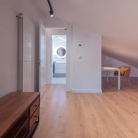 Md Barraques De Lluna *